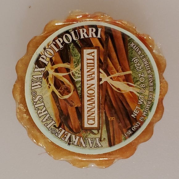 Lot of 3 Yankee Candle 3 Cinnamon flavors Sparkling Vanilla and candy - Picture 4 of 5